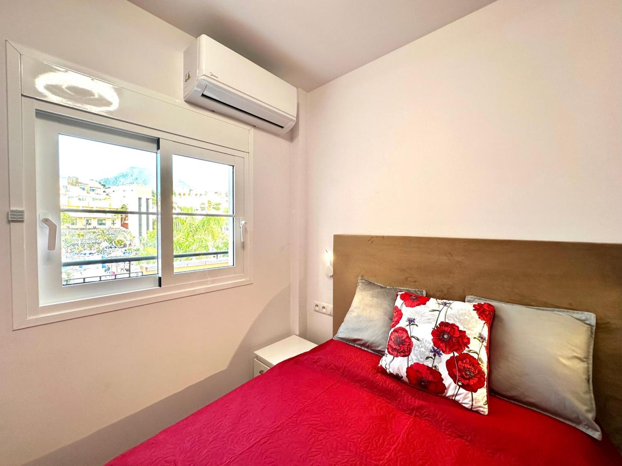 Sunset Apartment 2 & Heated Pool Los Cristianos  Eksteriør billede